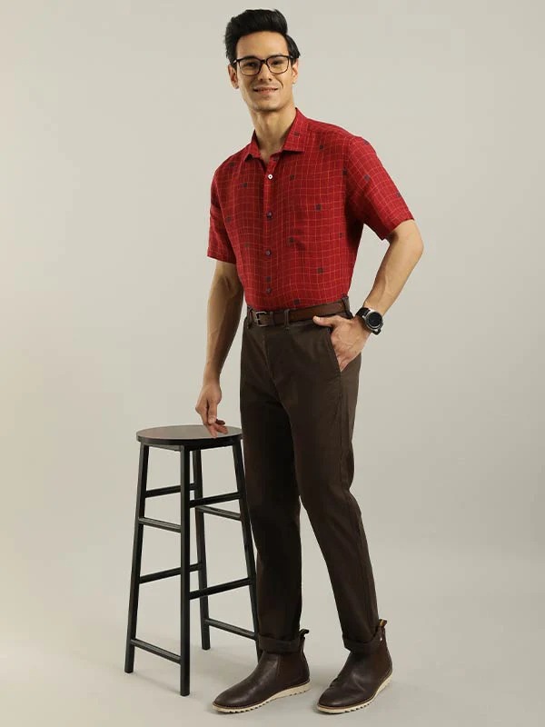 Indian Terrain Men's Slim Fit Solid Brown Trousers